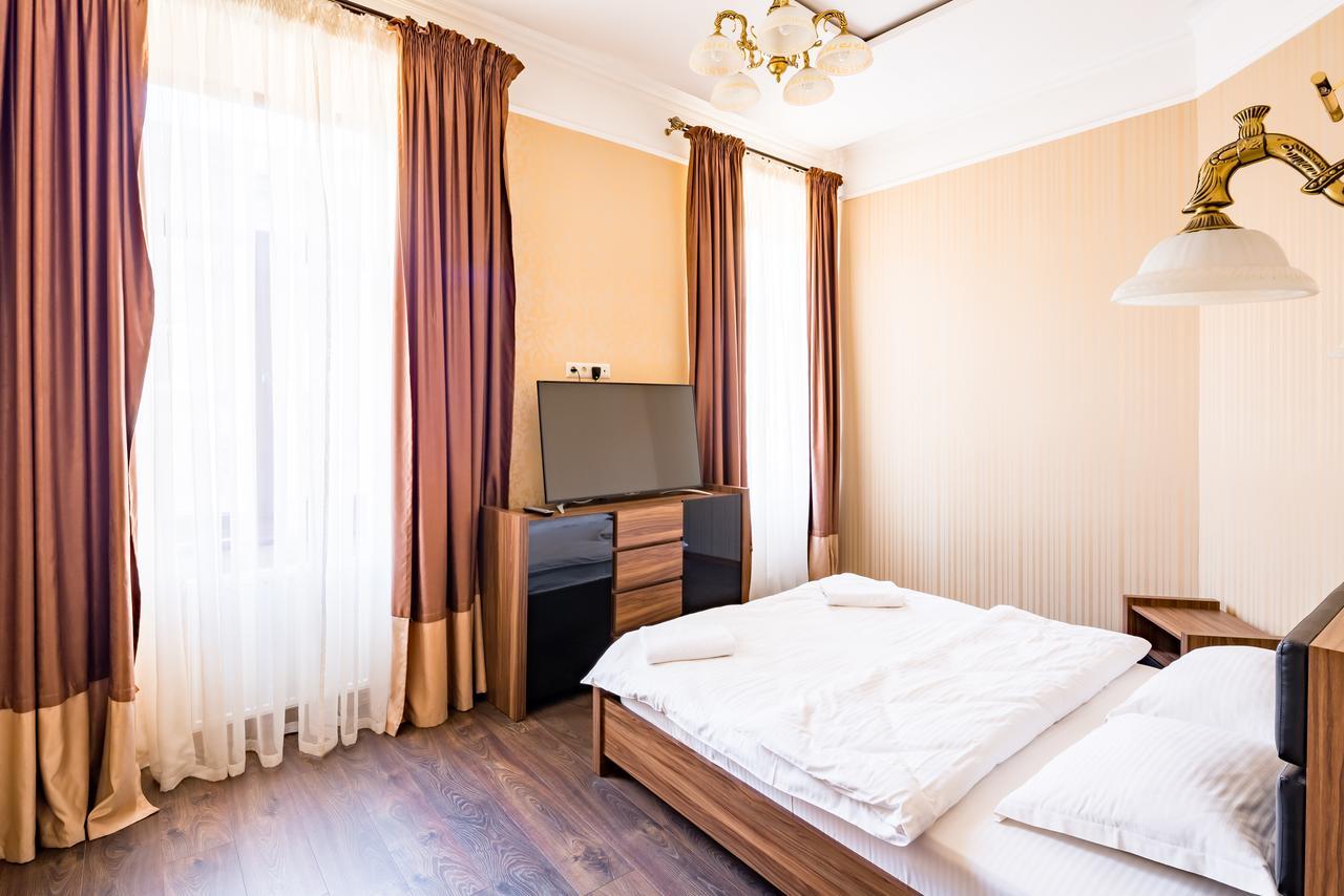 Leogrand Apartments On Doroshenka Street 1 리비프 외부 사진