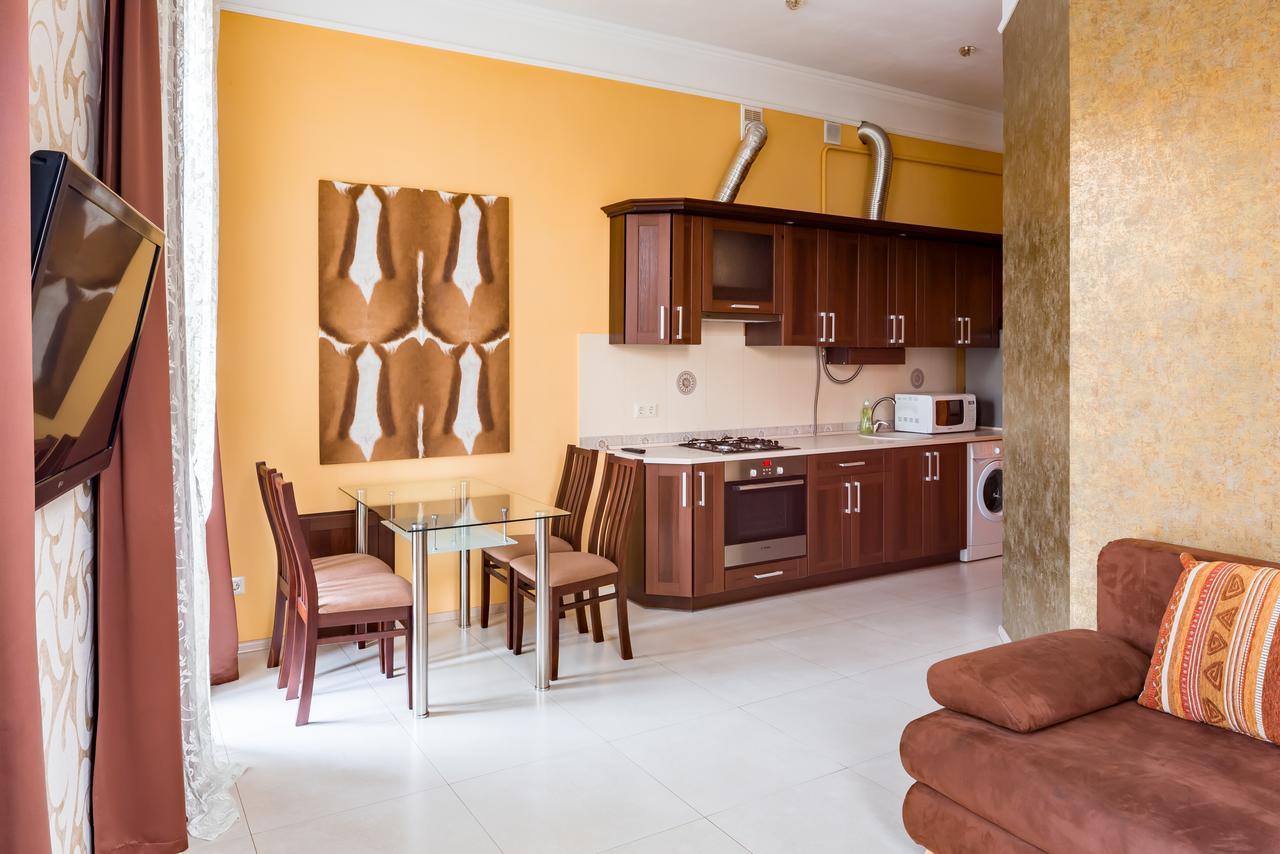 Leogrand Apartments On Doroshenka Street 1 리비프 외부 사진